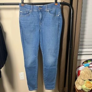 Torrid Bombshell Stretchy High Rise Skinny Jeans Medium Wash NWT
